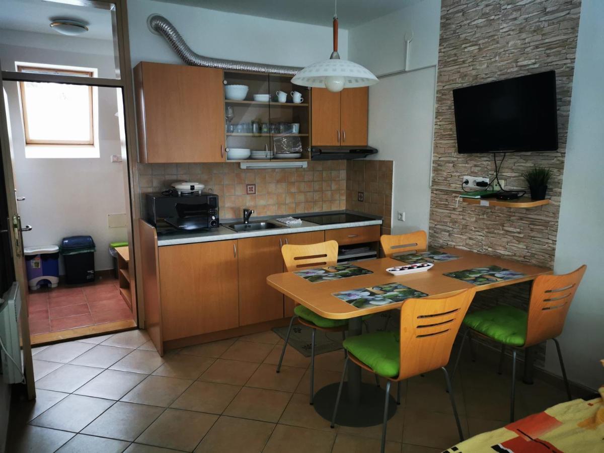 Apartma David Rogla *